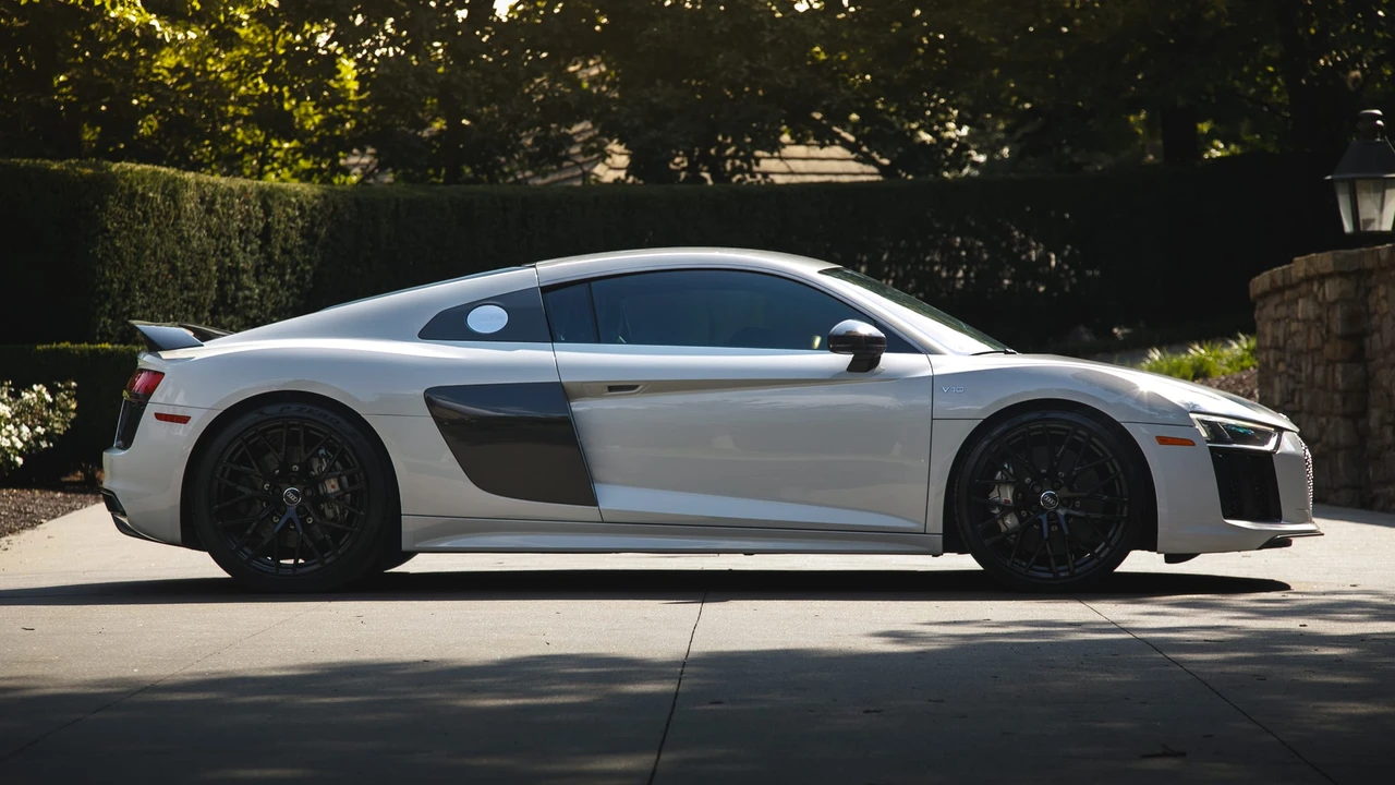 2018 Audi 4S R8 - Image 6 of 31