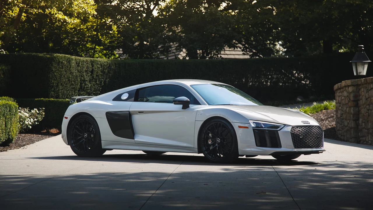 2018 Audi 4S R8 - Image 5 of 31