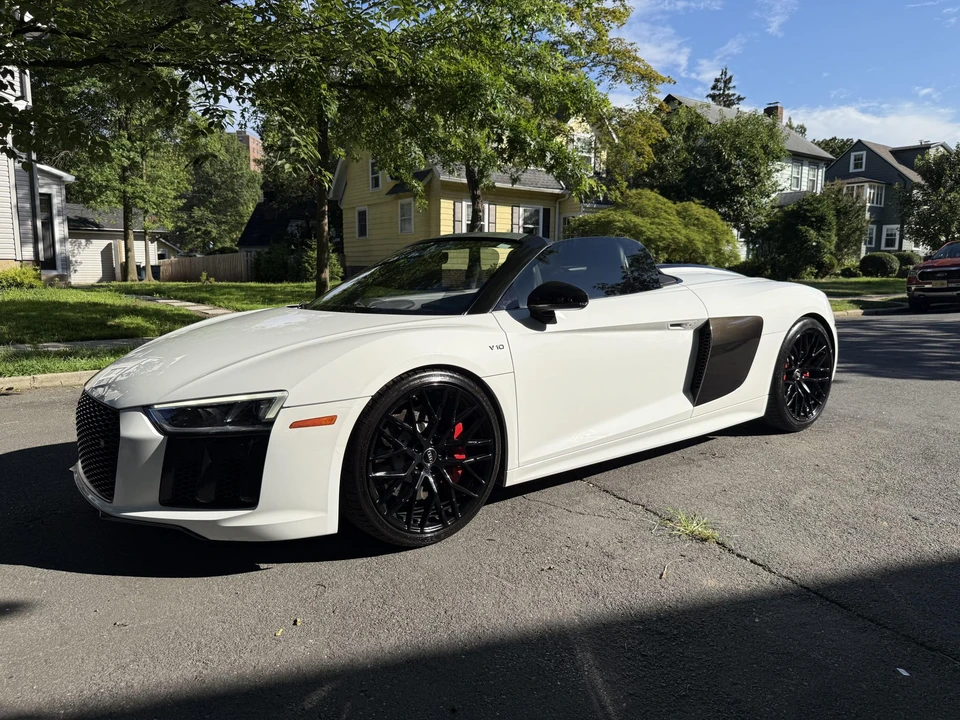 2018 Audi 4S R8 - Image 2 of 31