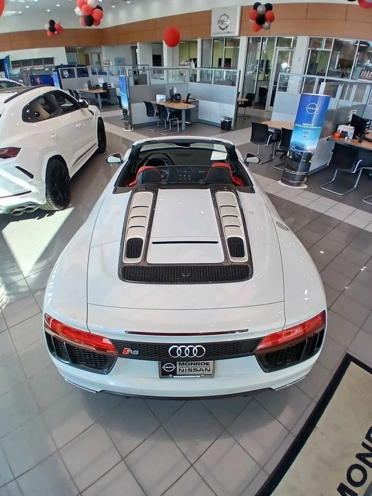 2018 Audi 4S R8 - Image 8 of 12