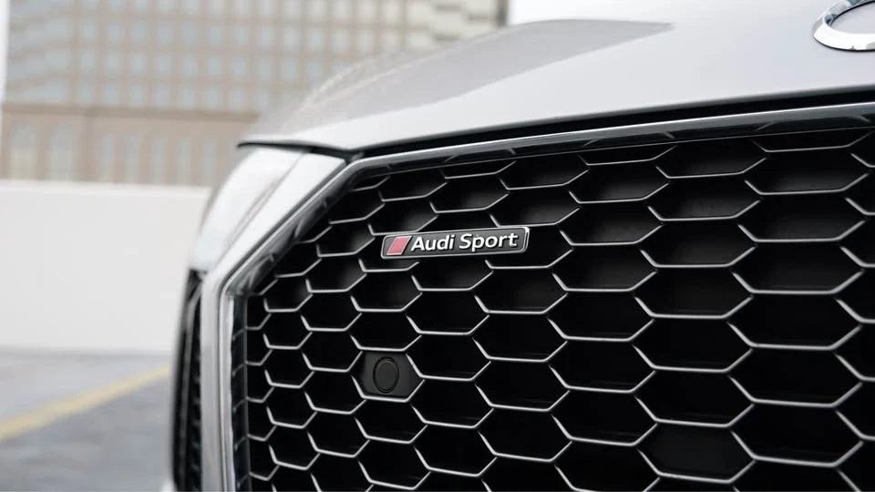 2018 Audi 4S R8 - Image 2 of 12