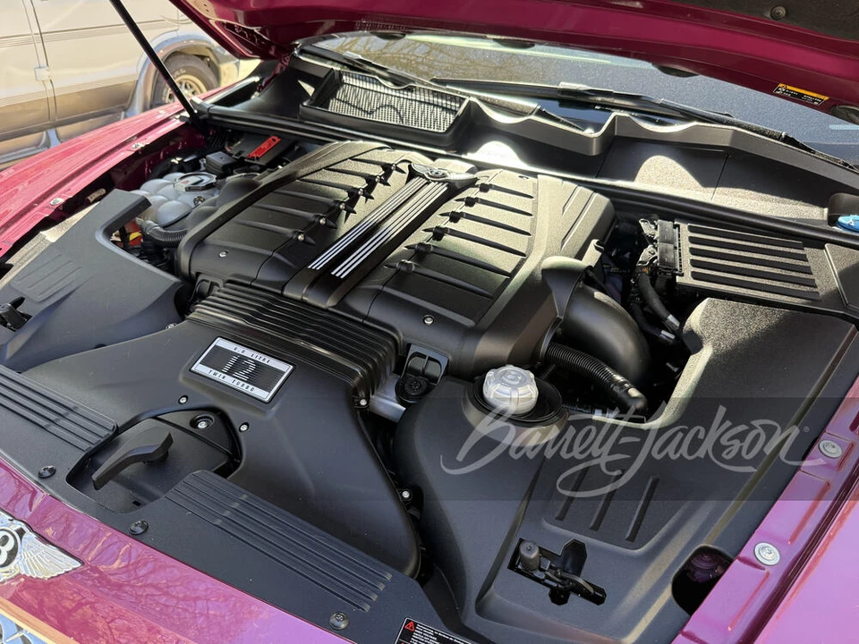 2018 Bentley Bentayga - Image 2 of 31