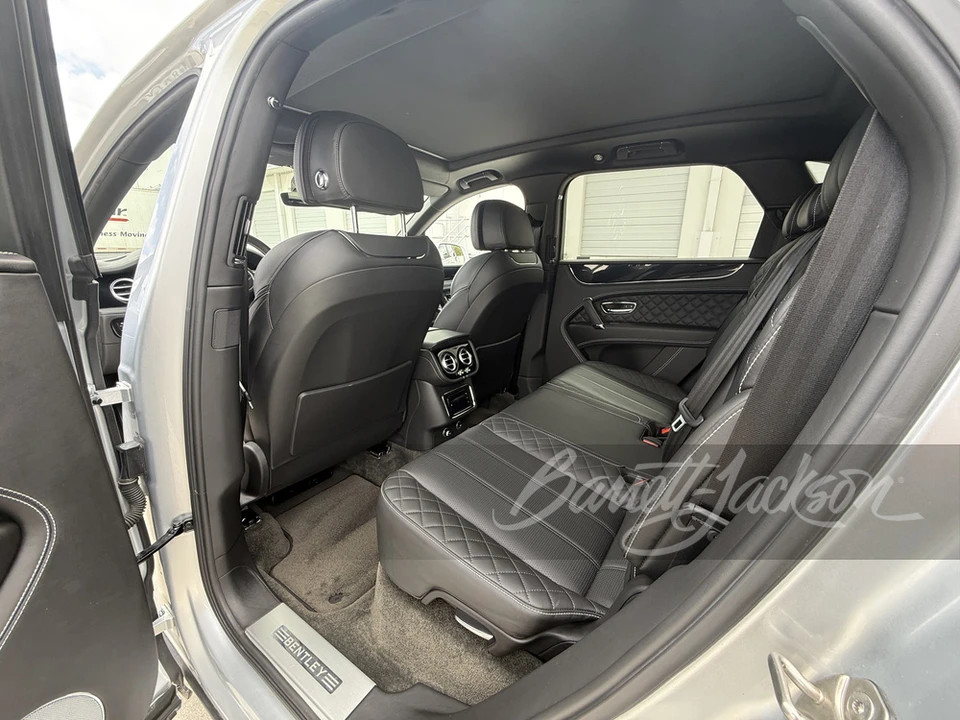 2018 Bentley Bentayga - Image 9 of 31