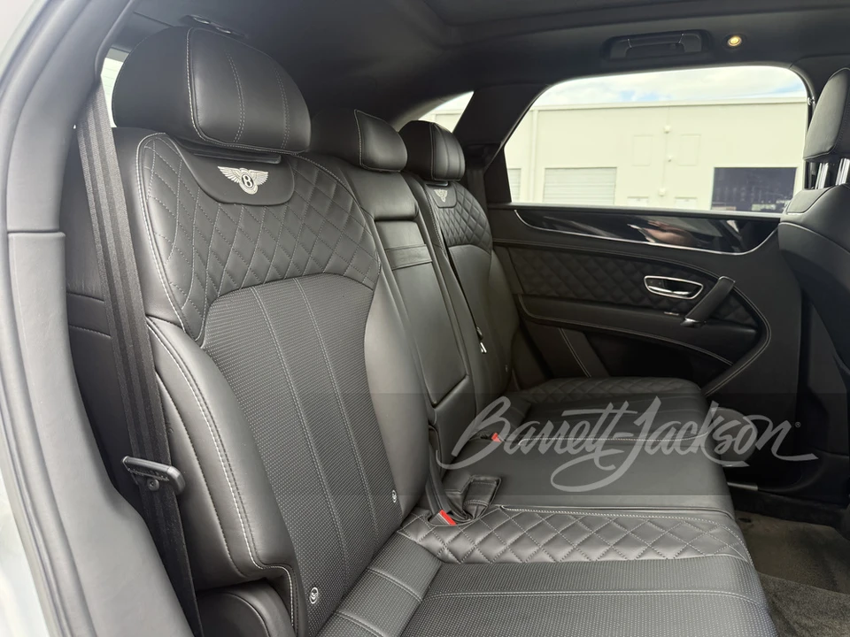 2018 Bentley Bentayga - Image 15 of 31