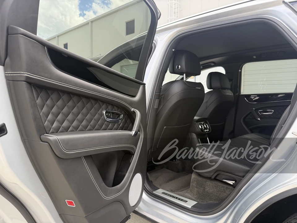 2018 Bentley Bentayga - Image 16 of 31