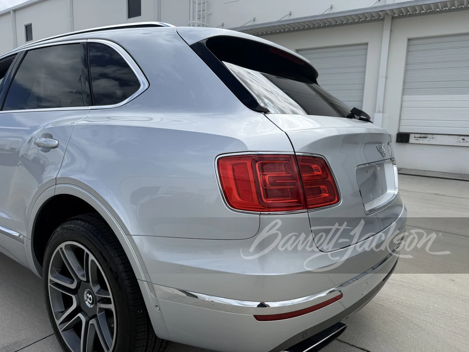 2018 Bentley Bentayga - Image 24 of 31