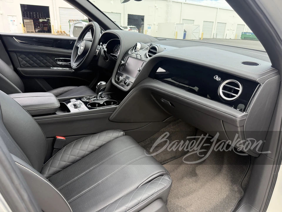 2018 Bentley Bentayga - Image 25 of 31