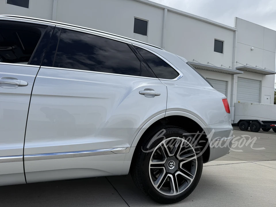 2018 Bentley Bentayga - Image 28 of 31