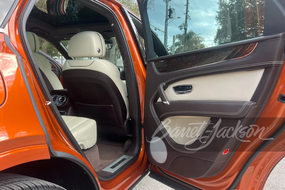 2018 Bentley Bentayga - Image 9 of 31