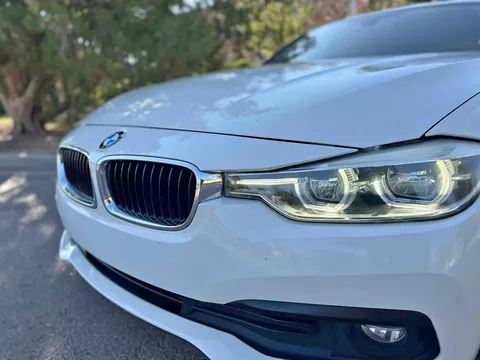 2018 BMW 3 Series 320i Sedan