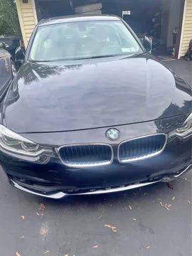 2018 BMW 3 Series 320i xDrive Sedan 4D