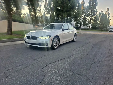 2018 BMW 3 Series 320i xDrive Sedan 4D