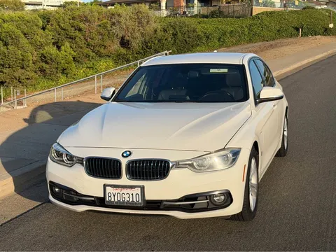 2018 BMW 3 Series 330e Sedan 4D