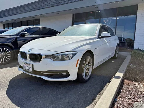 2018 BMW 3 Series 330e iPerformance Sedan 4D