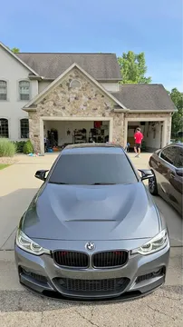 2018 BMW 3 Series 330i xDrive Sedan 4D