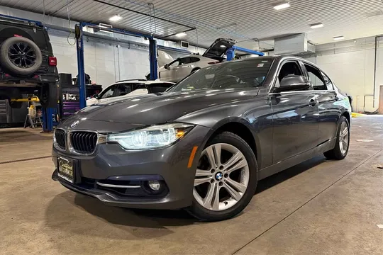 2018 BMW 3 Series 330i xDrive Sedan