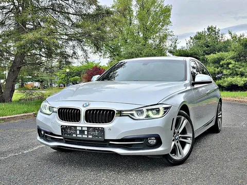 2018 BMW 3 Series 330i xDrive Sedan