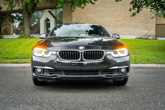 2018 BMW 3 Series 330i xDrive