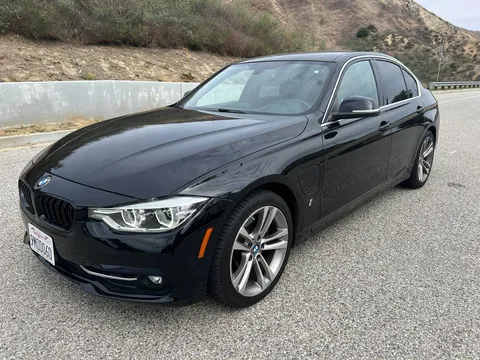 2018 BMW 330e Plug-In Hybrid