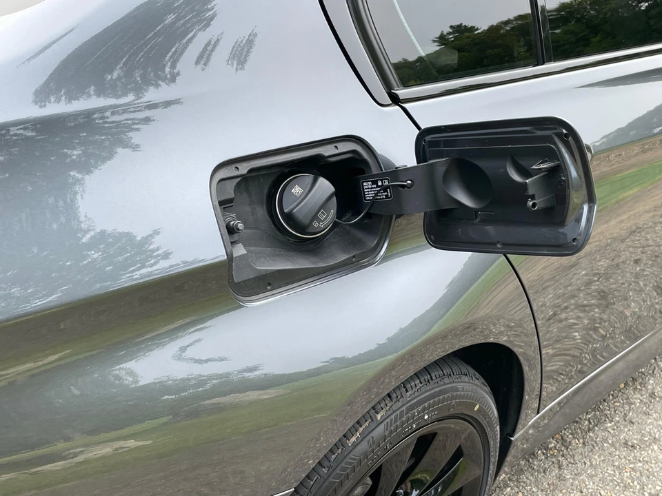 2018 BMW F30 3 Series Sedan - Image 25 of 31