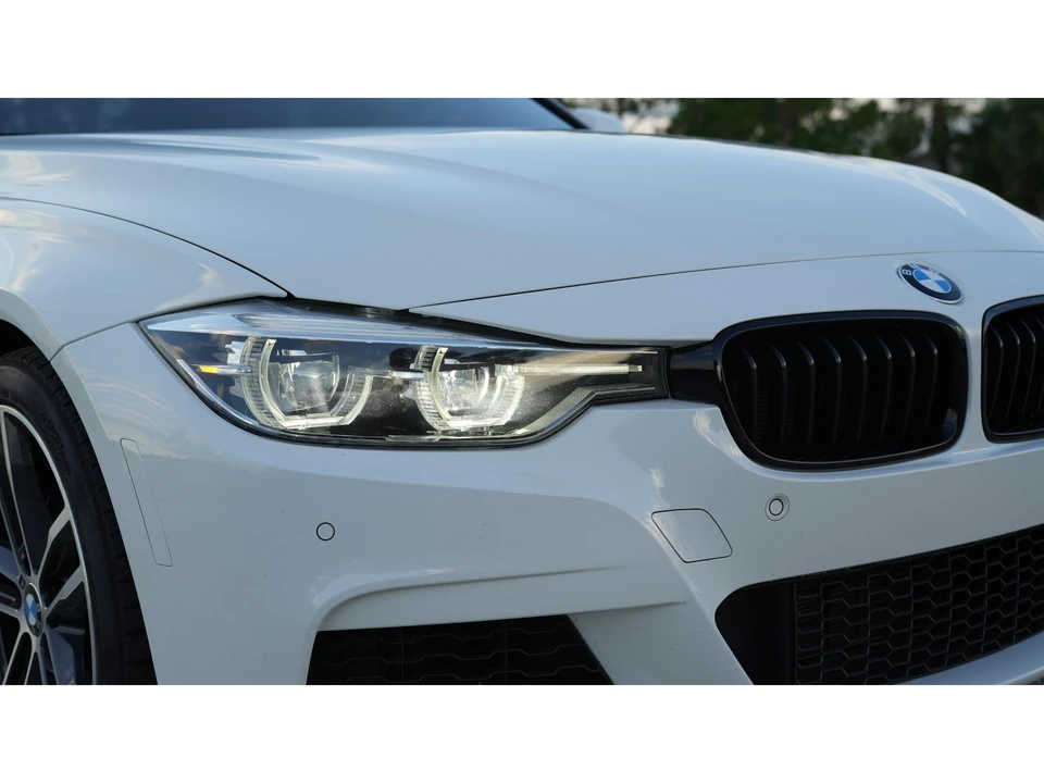 2018 BMW F30 335i & 340i Sedan - Image 19 of 31