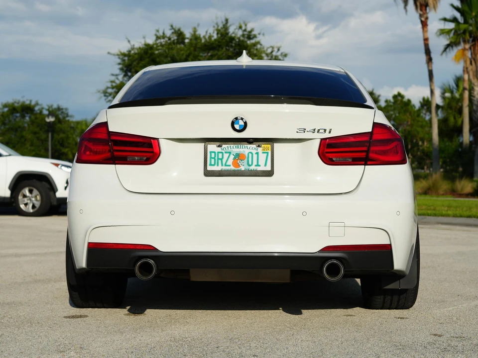 2018 BMW F30 335i & 340i Sedan - Image 16 of 31