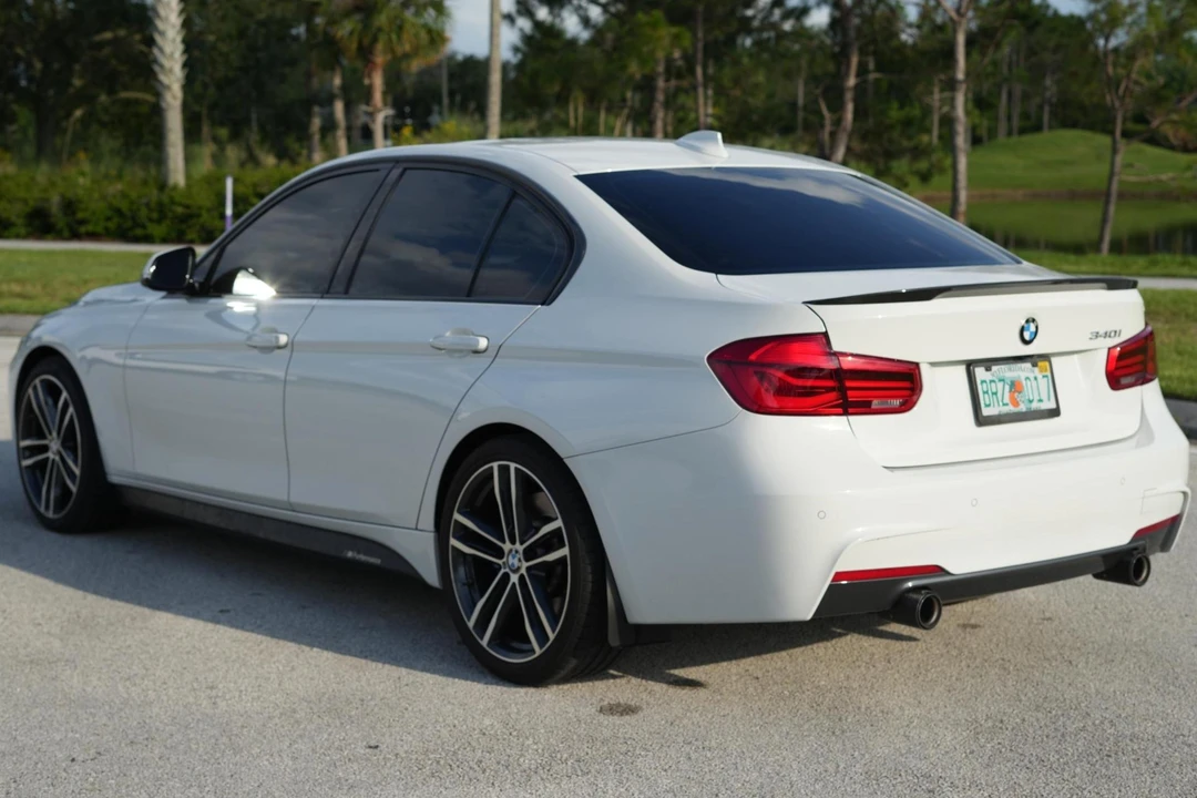 2018 BMW F30 335i & 340i Sedan - Image 14 of 31