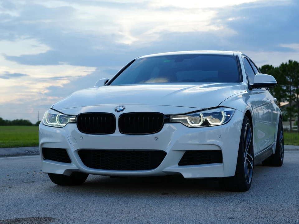 2018 BMW F30 335i & 340i Sedan - Image 9 of 31