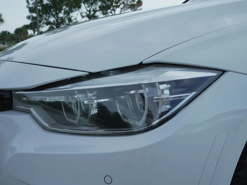 2018 BMW F30 335i & 340i Sedan - Image 26 of 31