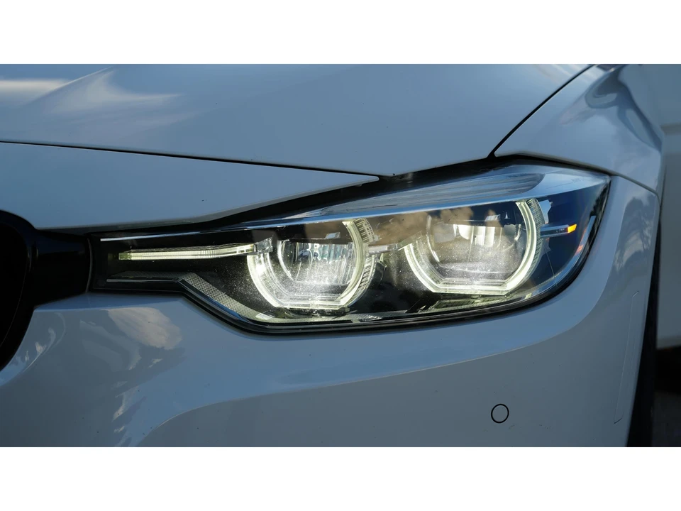 2018 BMW F30 335i & 340i Sedan - Image 25 of 31