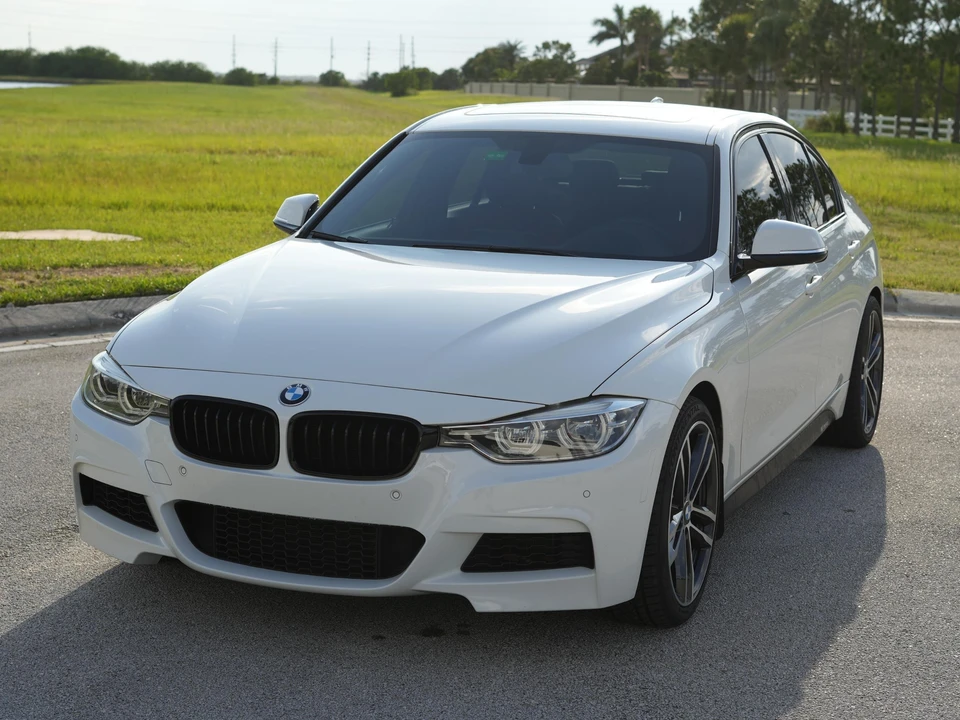 2018 BMW F30 335i & 340i Sedan - Image 11 of 31