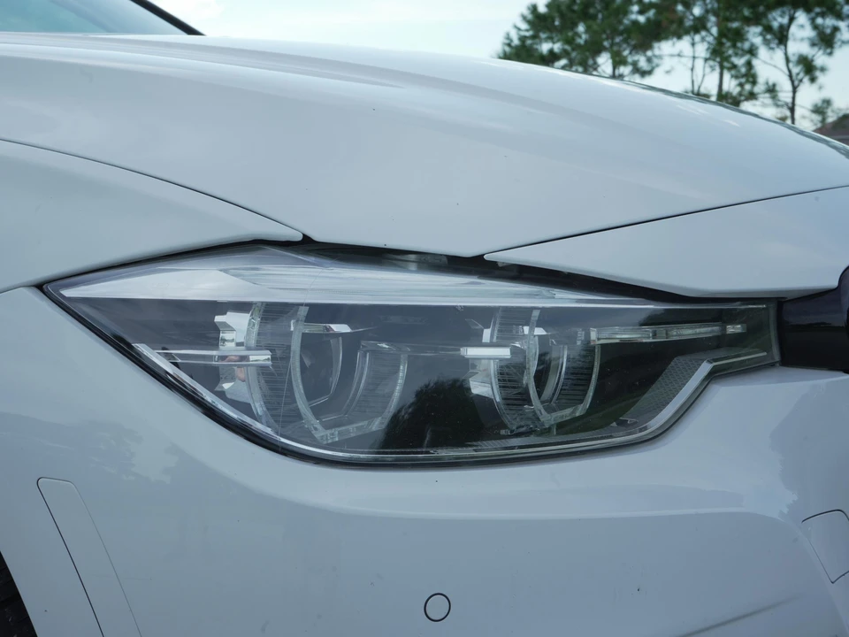 2018 BMW F30 335i & 340i Sedan - Image 18 of 31
