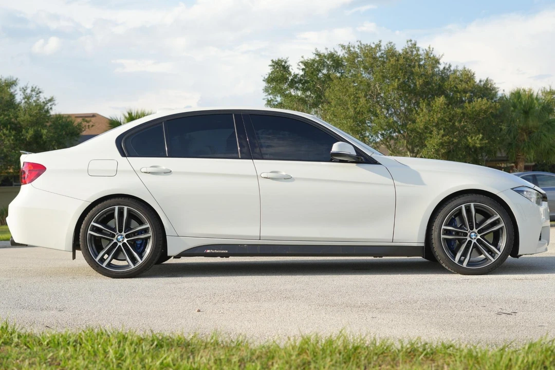 2018 BMW F30 335i & 340i Sedan - Image 17 of 31