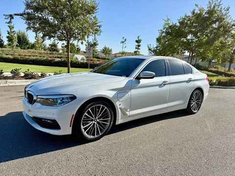 2018 BMW 5 Series 530e iPerformance Sedan 4D