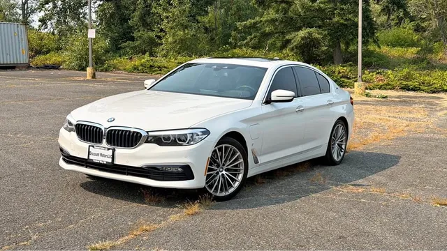 2018 BMW 5 Series 530e xDrive iPerformance Sedan 4D