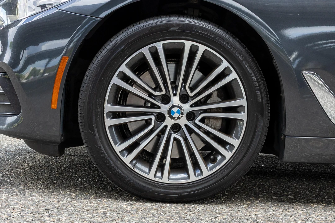 2018 BMW G30 5 Series Sedan - Image 24 of 31