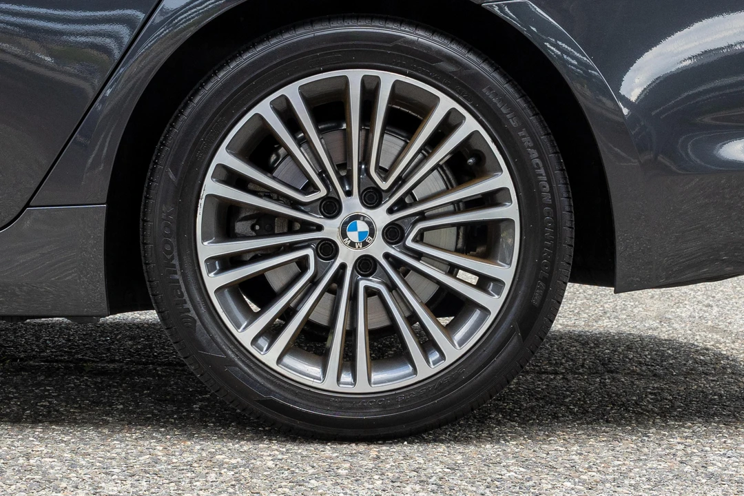 2018 BMW G30 5 Series Sedan - Image 25 of 31