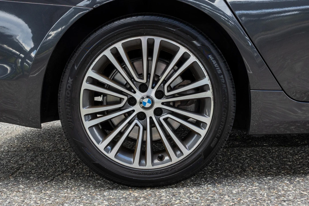 2018 BMW G30 5 Series Sedan - Image 26 of 31