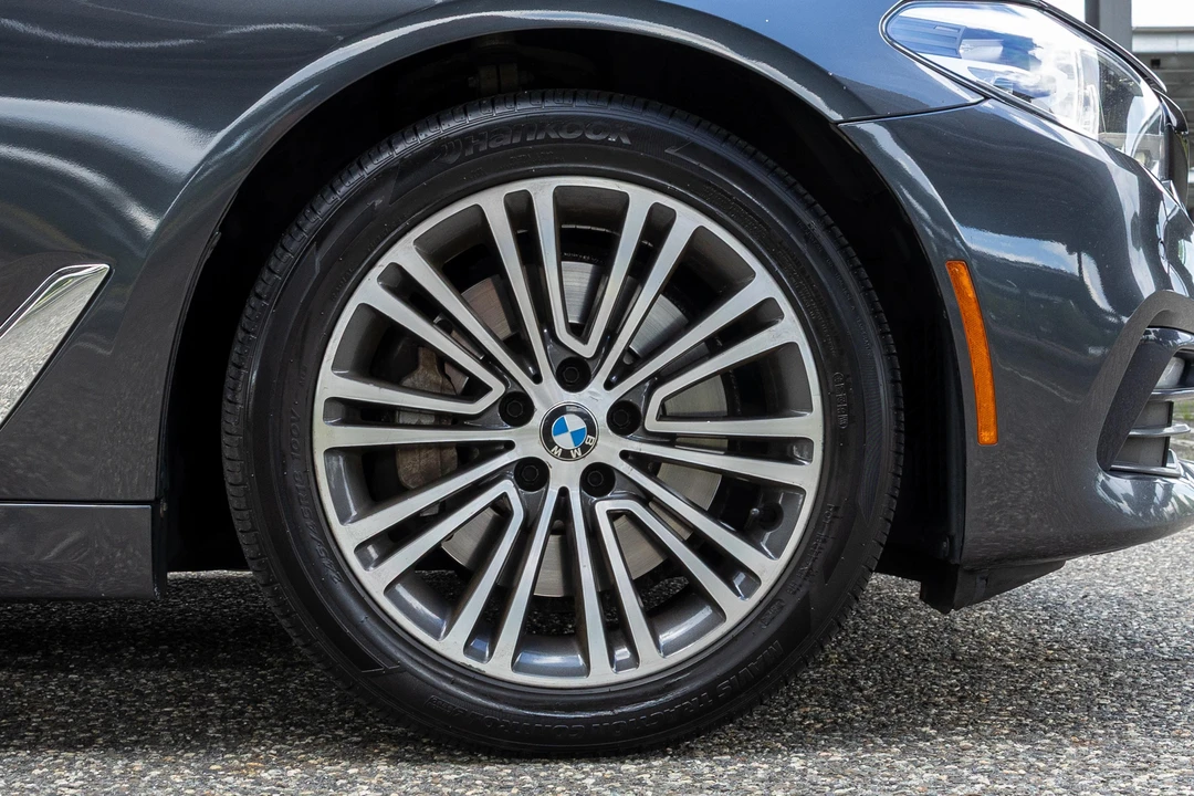 2018 BMW G30 5 Series Sedan - Image 27 of 31