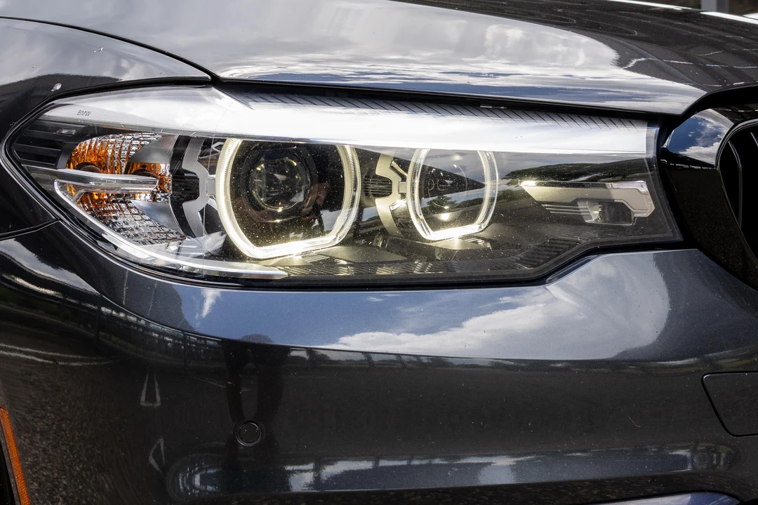 2018 BMW G30 5 Series Sedan - Image 9 of 31