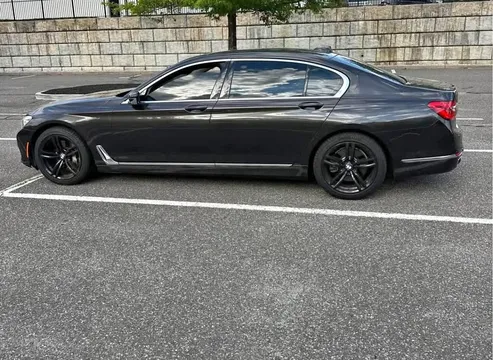 2018 BMW 740i xDrive Sedan 4D