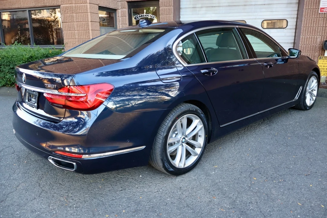 2018 BMW G11/G12 750i & M760i Sedan - Image 8 of 21