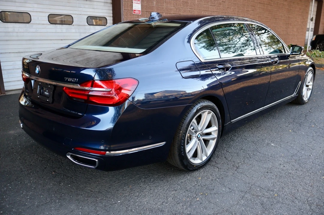 2018 BMW G11/G12 750i & M760i Sedan - Image 9 of 21