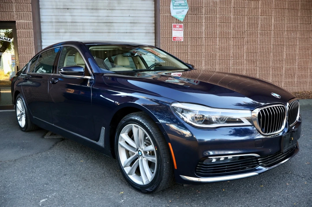 2018 BMW G11/G12 750i & M760i Sedan - Image 12 of 21