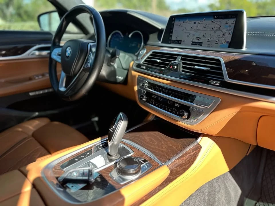 2018 BMW Alpina B7 - Image 11 of 19