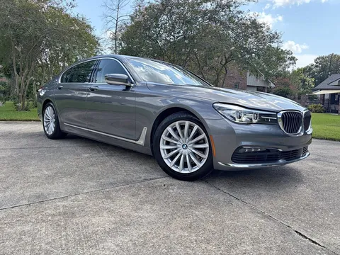 2018 BMW 740i