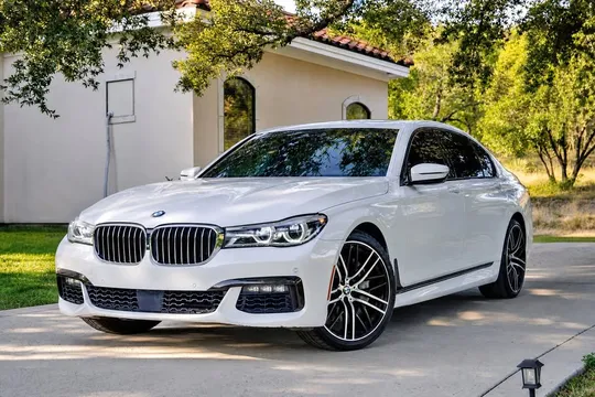 2018 BMW 750i xDrive M Sport Line