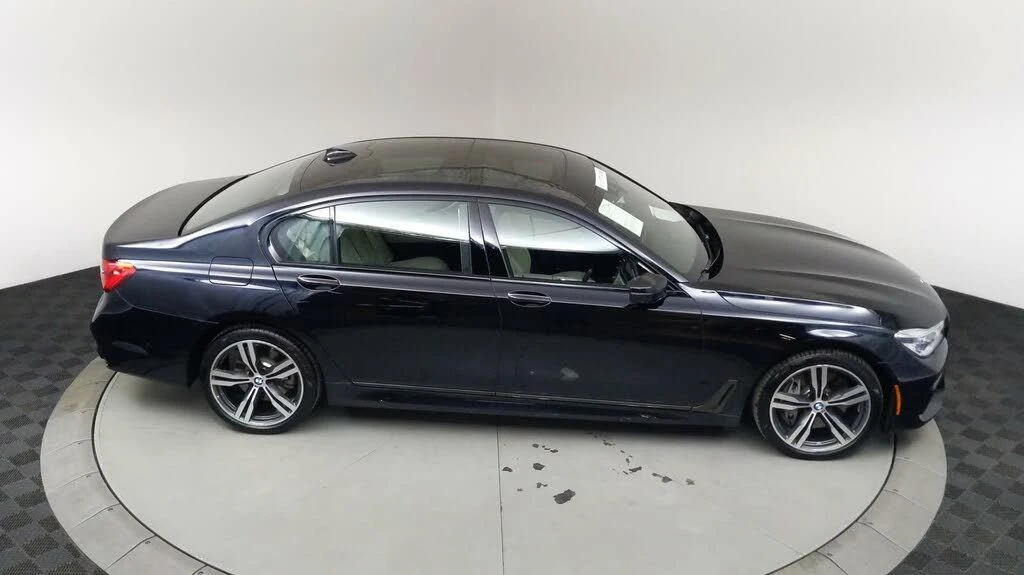 2018 BMW G11/G12 750i & M760i Sedan - Image 17 of 31