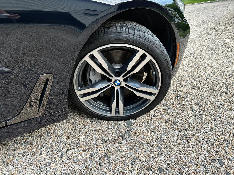2018 BMW G11/G12 750i & M760i Sedan - Image 17 of 31