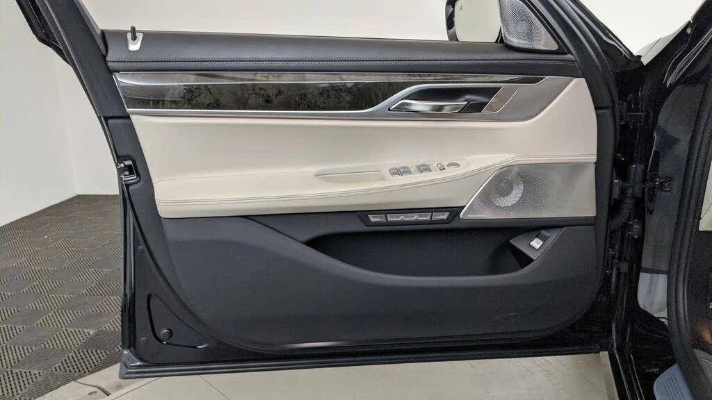 2018 BMW G11/G12 750i & M760i Sedan - Image 26 of 31